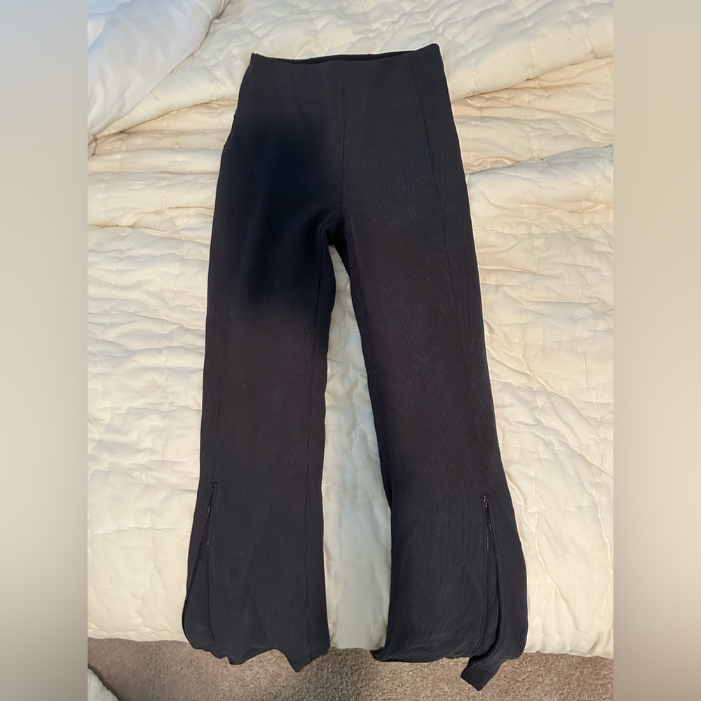 Lululemon soft stream flare leggings w zipper, black, size 2.